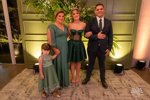 festa-15-anos - debutante - chácara-do-amanhecer - making-of - homenagem - pista-de-dança - fotografia-de-festa - antonio-rocha-fotografias – lavie eventos – storymaker Luan – Pelotas – Antonio Rocha Fotografias – grupo malv – personalizados de 15 anos'