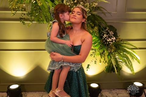 festa-15-anos - debutante - chácara-do-amanhecer - making-of - homenagem - pista-de-dança - fotografia-de-festa - antonio-rocha-fotografias – lavie eventos – storymaker Luan – Pelotas – Antonio Rocha Fotografias – grupo malv – personalizados de 15 anos'