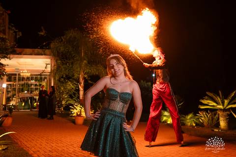 festa-15-anos - debutante - chácara-do-amanhecer - making-of - homenagem - pista-de-dança - fotografia-de-festa - antonio-rocha-fotografias – lavie eventos – storymaker Luan – Pelotas – Antonio Rocha Fotografias – grupo malv – personalizados de 15 anos'