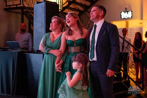 festa-15-anos - debutante - chácara-do-amanhecer - making-of - homenagem - pista-de-dança - fotografia-de-festa - antonio-rocha-fotografias – lavie eventos – storymaker Luan – Pelotas – Antonio Rocha Fotografias – grupo malv – personalizados de 15 anos'