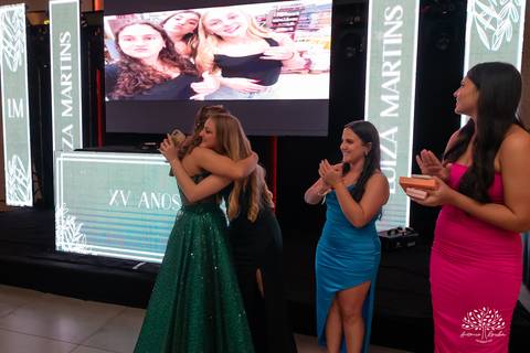 festa-15-anos - debutante - chácara-do-amanhecer - making-of - homenagem - pista-de-dança - fotografia-de-festa - antonio-rocha-fotografias – lavie eventos – storymaker Luan – Pelotas – Antonio Rocha Fotografias – grupo malv – personalizados de 15 anos'