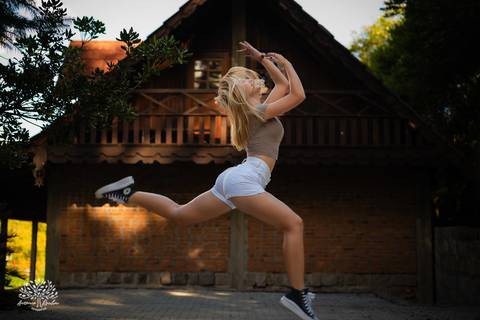 Maria Eduarda - luz - alegria - intensidade - ensaio - família - Chácara da Família Fiss - JUCRE - dança - sorriso - autenticidade - leveza - debutante – 15 anos - fotos - registros - Antonio Rocha Fotografias - Pelotas - Fotógrafo de 15 anos - Ensaio'