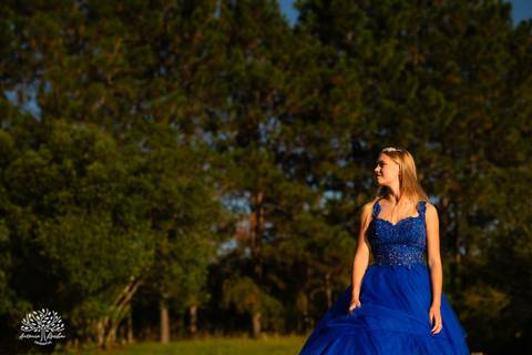 Maria Eduarda - luz - alegria - intensidade - ensaio - família - Chácara da Família Fiss - JUCRE - dança - sorriso - autenticidade - leveza - debutante – 15 anos - fotos - registros - Antonio Rocha Fotografias - Pelotas - Fotógrafo de 15 anos - Ensaio'