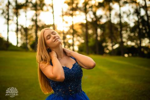 Maria Eduarda - luz - alegria - intensidade - ensaio - família - Chácara da Família Fiss - JUCRE - dança - sorriso - autenticidade - leveza - debutante – 15 anos - fotos - registros - Antonio Rocha Fotografias - Pelotas - Fotógrafo de 15 anos - Ensaio'