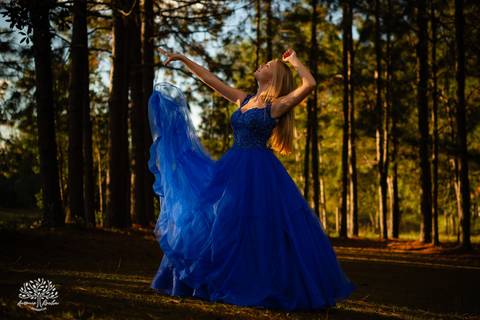 Maria Eduarda - luz - alegria - intensidade - ensaio - família - Chácara da Família Fiss - JUCRE - dança - sorriso - autenticidade - leveza - debutante – 15 anos - fotos - registros - Antonio Rocha Fotografias - Pelotas - Fotógrafo de 15 anos - Ensaio'