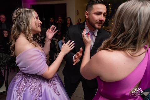 debutante - aniversário de 15 anos - Gabriela - making of - valsa - família - amigos - recepção calorosa - noite inesquecível - emoção - dança - coreografias  - fotografia de 15 anos – Antonio Rocha Fotografias - Pelotas - Las Palmas - Espaço Mayer'