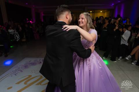 debutante - aniversário de 15 anos - Gabriela - making of - valsa - família - amigos - recepção calorosa - noite inesquecível - emoção - dança - coreografias  - fotografia de 15 anos – Antonio Rocha Fotografias - Pelotas - Las Palmas - Espaço Mayer'