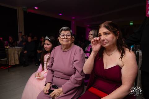 debutante - aniversário de 15 anos - Gabriela - making of - valsa - família - amigos - recepção calorosa - noite inesquecível - emoção - dança - coreografias  - fotografia de 15 anos – Antonio Rocha Fotografias - Pelotas - Las Palmas - Espaço Mayer'