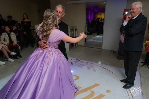 debutante - aniversário de 15 anos - Gabriela - making of - valsa - família - amigos - recepção calorosa - noite inesquecível - emoção - dança - coreografias  - fotografia de 15 anos – Antonio Rocha Fotografias - Pelotas - Las Palmas - Espaço Mayer'