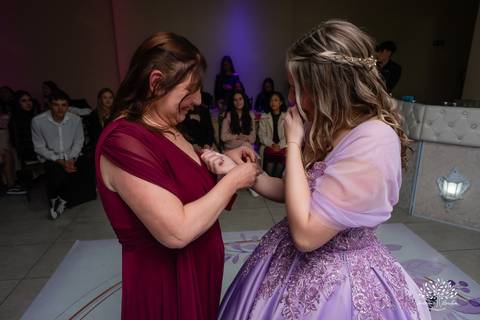 debutante - aniversário de 15 anos - Gabriela - making of - valsa - família - amigos - recepção calorosa - noite inesquecível - emoção - dança - coreografias  - fotografia de 15 anos – Antonio Rocha Fotografias - Pelotas - Las Palmas - Espaço Mayer'