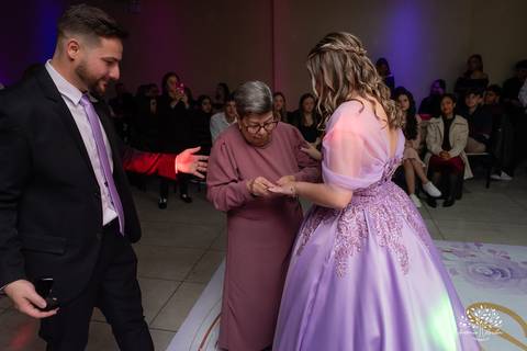 debutante - aniversário de 15 anos - Gabriela - making of - valsa - família - amigos - recepção calorosa - noite inesquecível - emoção - dança - coreografias  - fotografia de 15 anos – Antonio Rocha Fotografias - Pelotas - Las Palmas - Espaço Mayer'