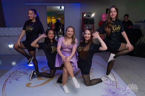 debutante - aniversário de 15 anos - Gabriela - making of - valsa - família - amigos - recepção calorosa - noite inesquecível - emoção - dança - coreografias  - fotografia de 15 anos – Antonio Rocha Fotografias - Pelotas - Las Palmas - Espaço Mayer'