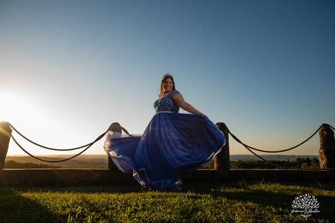 ensaio 15 anos - fotografia debutante - fotos 15 anos Pelotas - ensaio debutante Parque Stone Land - pôr do sol fotos debutante - fotografia espontânea - ensaio externo 15 anos - fotógrafos em Pelotas - Antonio Rocha Fotografias - vestido de 15'