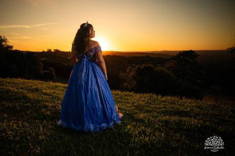 ensaio 15 anos - fotografia debutante - fotos 15 anos Pelotas - ensaio debutante Parque Stone Land - pôr do sol fotos debutante - fotografia espontânea - ensaio externo 15 anos - fotógrafos em Pelotas - Antonio Rocha Fotografias - vestido de 15'