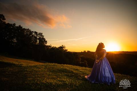 ensaio 15 anos - fotografia debutante - fotos 15 anos Pelotas - ensaio debutante Parque Stone Land - pôr do sol fotos debutante - fotografia espontânea - ensaio externo 15 anos - fotógrafos em Pelotas - Antonio Rocha Fotografias - vestido de 15'
