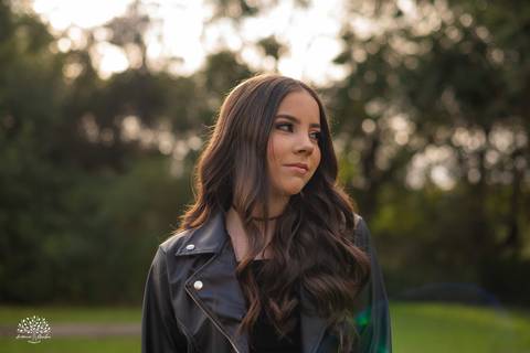 ensaio 15 anos - debutante - fotografia de debutante - fotos de 15 anos - Quinta Dom Manuel - fotógrafo de 15 anos - ensaio fotográfico - fotografia artística - debutante sorridente - ensaio encantador - ensaio personalizado - Antonio Rocha Fotografias'