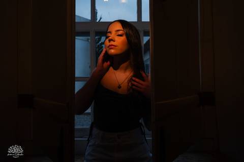 ensaio 15 anos - debutante - fotografia de debutante - fotos de 15 anos - Quinta Dom Manuel - fotógrafo de 15 anos - ensaio fotográfico - fotografia artística - debutante sorridente - ensaio encantador - ensaio personalizado - Antonio Rocha Fotografias'