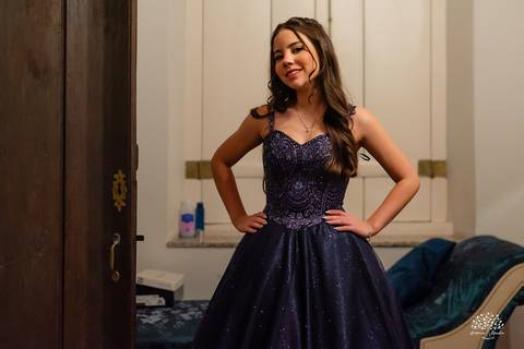 cliques 15 anos - festa de debutante - ensaio pré-festa - Quinta Dom Manuel - Essence Beauty - valsa com o pai - dança com as amigas - pista de dança - confetes coloridos - parabéns 15 anos - fotografia de debutante - Antonio Rocha Fotografias - Pelotas'