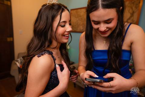 cliques 15 anos - festa de debutante - ensaio pré-festa - Quinta Dom Manuel - Essence Beauty - valsa com o pai - dança com as amigas - pista de dança - confetes coloridos - parabéns 15 anos - fotografia de debutante - Antonio Rocha Fotografias - Pelotas'