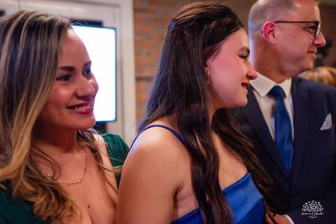 cliques 15 anos - festa de debutante - ensaio pré-festa - Quinta Dom Manuel - Essence Beauty - valsa com o pai - dança com as amigas - pista de dança - confetes coloridos - parabéns 15 anos - fotografia de debutante - Antonio Rocha Fotografias - Pelotas'