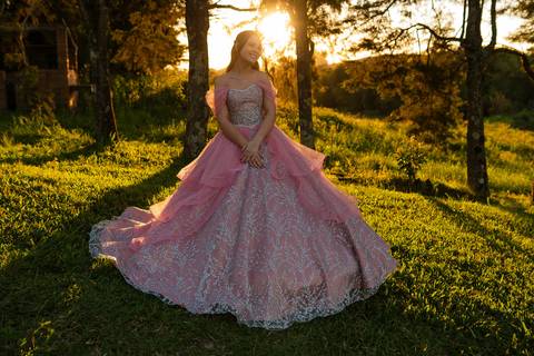 ensaio 15 anos - ensaio pré-festa - debutante - fotos 15 anos - ensaio ao ar livre - fotografia de debutante - fotografia 15 anos - vestido da valsa - vestido de recepção - fotografia profissional - fotógrafo Pelotas - Antonio Rocha Fotografias - pré 15'