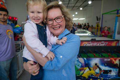 aniversario infantil - fotografia infantil - fotografo de criancas - casa de alice - bolinha de sabao - animacao infantil - parabens emocionante - abelinha - fotografias espontaneas - antonio rocha fotografias - Estevan 2 anos - cacau fest chocolates'