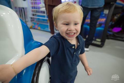 aniversario infantil - fotografia infantil - fotografo de criancas - casa de alice - bolinha de sabao - animacao infantil - parabens emocionante - abelinha - fotografias espontaneas - antonio rocha fotografias - Estevan 2 anos - cacau fest chocolates'