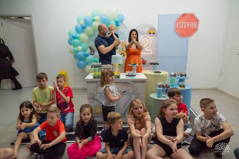 aniversario infantil - fotografia infantil - fotografo de criancas - casa de alice - bolinha de sabao - animacao infantil - parabens emocionante - abelinha - fotografias espontaneas - antonio rocha fotografias - Estevan 2 anos - cacau fest chocolates'