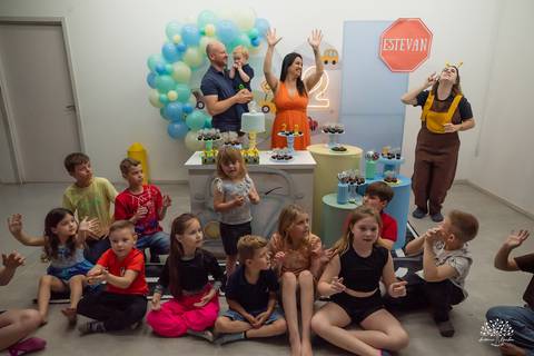 aniversario infantil - fotografia infantil - fotografo de criancas - casa de alice - bolinha de sabao - animacao infantil - parabens emocionante - abelinha - fotografias espontaneas - antonio rocha fotografias - Estevan 2 anos - cacau fest chocolates'