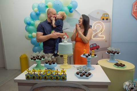 aniversario infantil - fotografia infantil - fotografo de criancas - casa de alice - bolinha de sabao - animacao infantil - parabens emocionante - abelinha - fotografias espontaneas - antonio rocha fotografias - Estevan 2 anos - cacau fest chocolates'