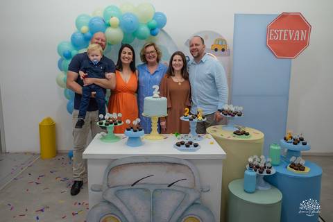 aniversario infantil - fotografia infantil - fotografo de criancas - casa de alice - bolinha de sabao - animacao infantil - parabens emocionante - abelinha - fotografias espontaneas - antonio rocha fotografias - Estevan 2 anos - cacau fest chocolates'