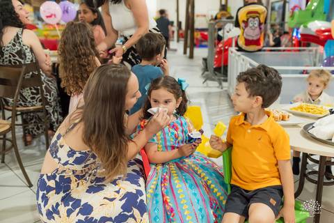 fotografia infantil - aniversário infantil - festa de criança - memórias da infância - fotógrafo de família - decoração festa infantil - parabéns - crianças brincando - fotografia documental – antonio rocha fotografias – pelotas – tio guigui'