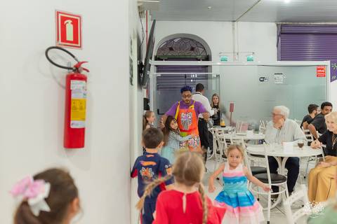 fotografia infantil - festa infantil - aniversário infantil - fotógrafo em pelotas  - fotografia de família - arte e riso - infância feliz - antonio rocha fotografias - festa de criança - hot whells - roxito - chuva de neve - parabens gaúcho - pelotas'