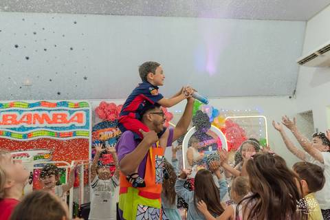 fotografia infantil - festa infantil - aniversário infantil - fotógrafo em pelotas  - fotografia de família - arte e riso - infância feliz - antonio rocha fotografias - festa de criança - hot whells - roxito - chuva de neve - parabens gaúcho - pelotas'