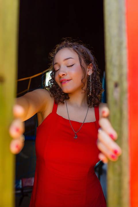 ensaio de 15 anos - fotografia debutante - ensaio feminino - fotografia autoral - ensaio ao ar livre - ensaio em vinícola - Vinícola Nardello - fotografia de 15 anos - debutante com personalidade - fotógrafo de 15 anos - book dos 15 anos - ensaio externo'