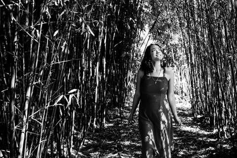 ensaio de 15 anos - fotografia debutante - ensaio feminino - fotografia autoral - ensaio ao ar livre - ensaio em vinícola - Vinícola Nardello - fotografia de 15 anos - debutante com personalidade - fotógrafo de 15 anos - book dos 15 anos - ensaio externo'