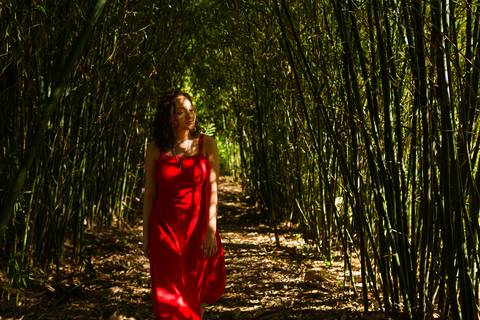 ensaio de 15 anos - fotografia debutante - ensaio feminino - fotografia autoral - ensaio ao ar livre - ensaio em vinícola - Vinícola Nardello - fotografia de 15 anos - debutante com personalidade - fotógrafo de 15 anos - book dos 15 anos - ensaio externo'