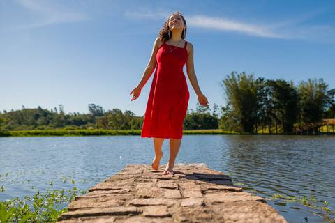 ensaio de 15 anos - fotografia debutante - ensaio feminino - fotografia autoral - ensaio ao ar livre - ensaio em vinícola - Vinícola Nardello - fotografia de 15 anos - debutante com personalidade - fotógrafo de 15 anos - book dos 15 anos - ensaio externo'