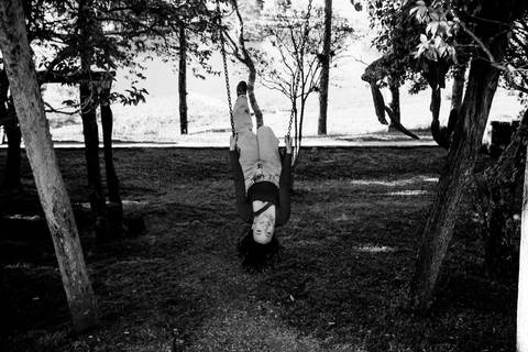 ensaio de 15 anos - fotografia debutante - ensaio feminino - fotografia autoral - ensaio ao ar livre - ensaio em vinícola - Vinícola Nardello - fotografia de 15 anos - debutante com personalidade - fotógrafo de 15 anos - book dos 15 anos - ensaio externo'