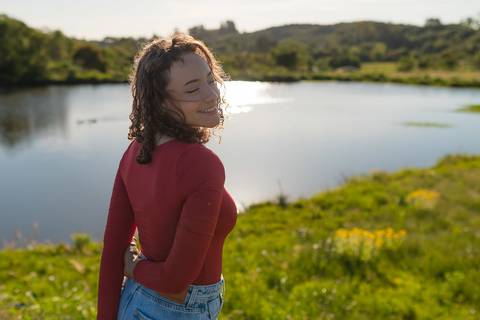 ensaio de 15 anos - fotografia debutante - ensaio feminino - fotografia autoral - ensaio ao ar livre - ensaio em vinícola - Vinícola Nardello - fotografia de 15 anos - debutante com personalidade - fotógrafo de 15 anos - book dos 15 anos - ensaio externo'