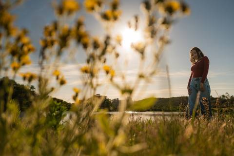 ensaio de 15 anos - fotografia debutante - ensaio feminino - fotografia autoral - ensaio ao ar livre - ensaio em vinícola - Vinícola Nardello - fotografia de 15 anos - debutante com personalidade - fotógrafo de 15 anos - book dos 15 anos - ensaio externo'