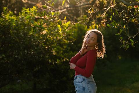 ensaio de 15 anos - fotografia debutante - ensaio feminino - fotografia autoral - ensaio ao ar livre - ensaio em vinícola - Vinícola Nardello - fotografia de 15 anos - debutante com personalidade - fotógrafo de 15 anos - book dos 15 anos - ensaio externo'