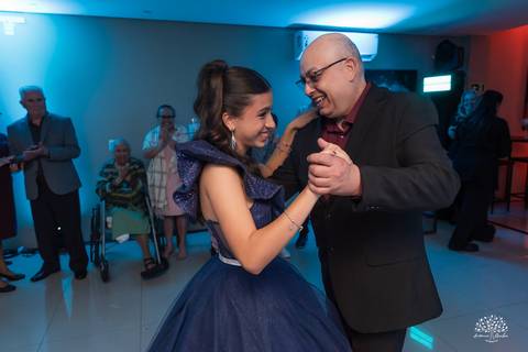 A valsa da debutante com o pai'