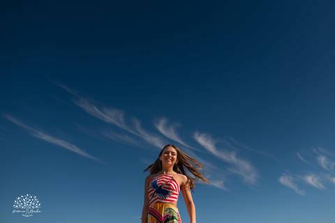 ensaio 15 anos Antônia - pré-festa debutante - fotografia 15 anos Pelotas - Clube Caça e Pesca Pelotas - ensaio ao ar livre - fotógrafo de debutante RS - ensaio com luz natural - fotografia artística - entardecer dourado - memórias 15 anos - veredas - Sol'