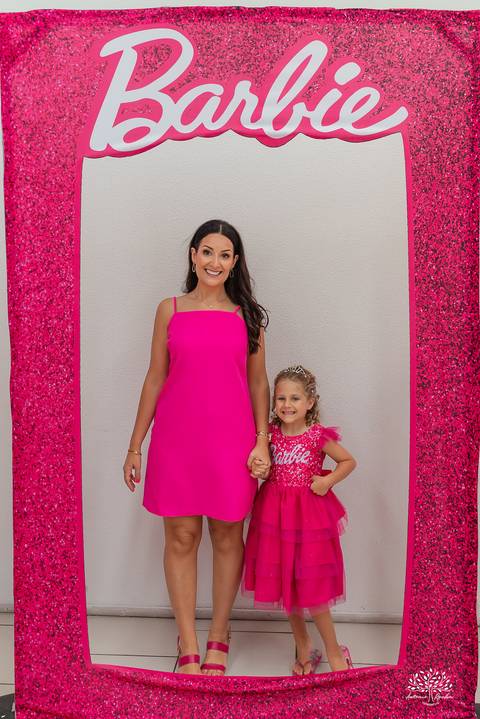 fotografia infantil - aniversário infantil - festa barbie - fotografia de aniversário - infância - momentos espontâneos - crianças brincando - memórias afetivas - festa temática - fotografia documental - Pelotas - registro de família - Cliff kids'