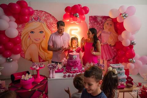 fotografia infantil - aniversário infantil - festa barbie - fotografia de aniversário - infância - momentos espontâneos - crianças brincando - memórias afetivas - festa temática - fotografia documental - Pelotas - registro de família - Cliff kids'