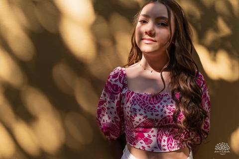 Ensaio 15 anos Diulya - debutante - fotografia de 15 anos - ensaio externo - Chácara Família Fiss - debutante Pelotas - fotógrafo Pelotas - fotografia luz natural - expectativa dos 15 anos - Antonio Rocha Fotografias - fumaça colorida - balão de 15 anos'