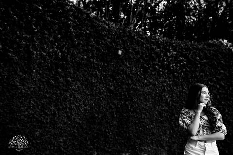 Ensaio 15 anos Diulya - debutante - fotografia de 15 anos - ensaio externo - Chácara Família Fiss - debutante Pelotas - fotógrafo Pelotas - fotografia luz natural - expectativa dos 15 anos - Antonio Rocha Fotografias - fumaça colorida - balão de 15 anos'