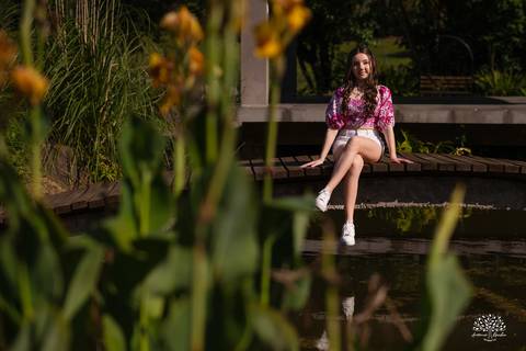 Ensaio 15 anos Diulya - debutante - fotografia de 15 anos - ensaio externo - Chácara Família Fiss - debutante Pelotas - fotógrafo Pelotas - fotografia luz natural - expectativa dos 15 anos - Antonio Rocha Fotografias - fumaça colorida - balão de 15 anos'