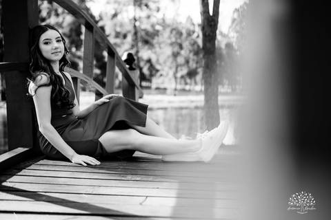 Ensaio 15 anos Diulya - debutante - fotografia de 15 anos - ensaio externo - Chácara Família Fiss - debutante Pelotas - fotógrafo Pelotas - fotografia luz natural - expectativa dos 15 anos - Antonio Rocha Fotografias - fumaça colorida - balão de 15 anos'